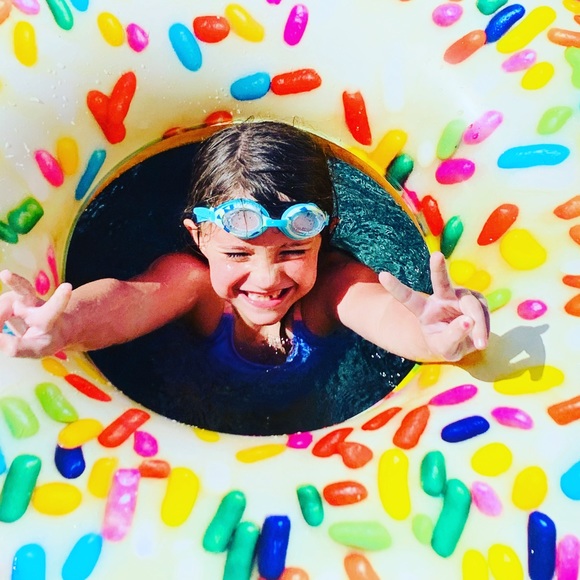 Meet your Posher, Aurora - Picture 7 of 9